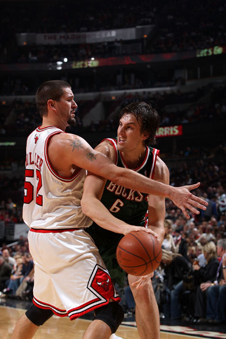 公牛横扫雄鹿，保罗扛起全队